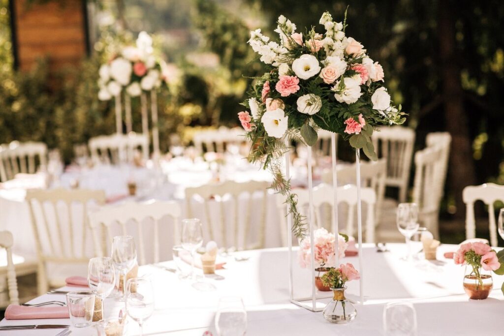Como fazer um buquê de flores para decorar a mesa?